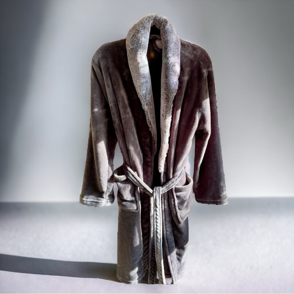 Women's Plush Fleece Shawl Collar Robe. Below Knee Length. Grey. One Size - Picture 4 of 9